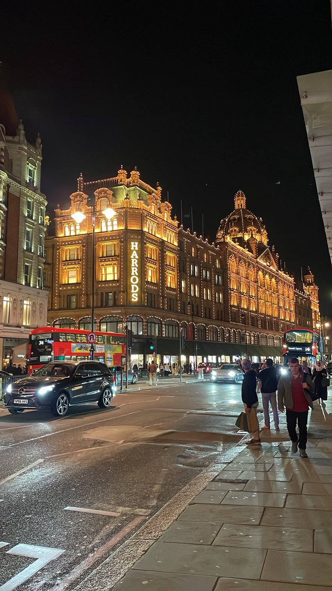 qpkam3's tweet photo. London . https://t.co/3OCEtsVlb3