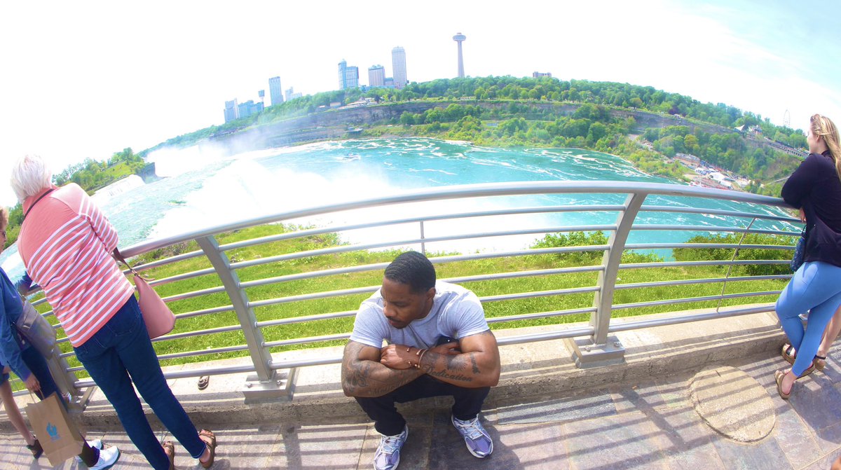 BDog1040's tweet photo. Niagara Falls https://t.co/MI0gZ9OasR