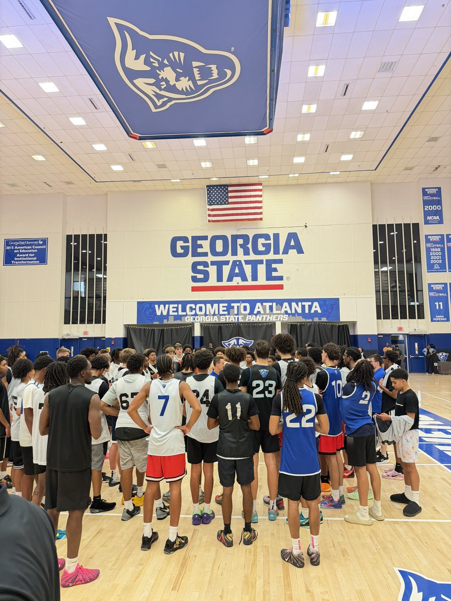 MHollifieldJr's tweet photo. Definitely some talent in the building at the @GSU_MBasketball 2026 Elite Camp! Thankful for the opportunity to evaluate talent and meet the staff! 

Huge thanks to Head Coach @JonCremins and my brother @coach_dmo ! https://t.co/hxI4lQn9QT