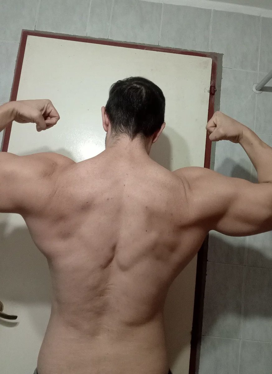 FitHotMstr's tweet photo. I’m a beast 💪💪💪
#muscles #hot https://t.co/2B0ixSOYF6
