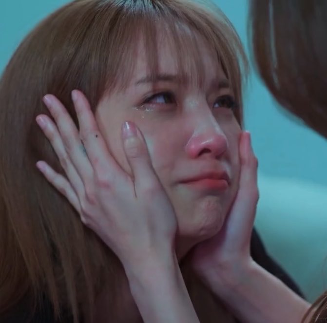 kwongorm's tweet photo. juro que não vou ter estrutura pra quando isso aqui acontecer, o narizinho vermelho, o biquinho🥺🤏🏼

EWB SIXTH EP
#EnemiesWithBenefitsEP6 https://t.co/s6lBXLKOfH