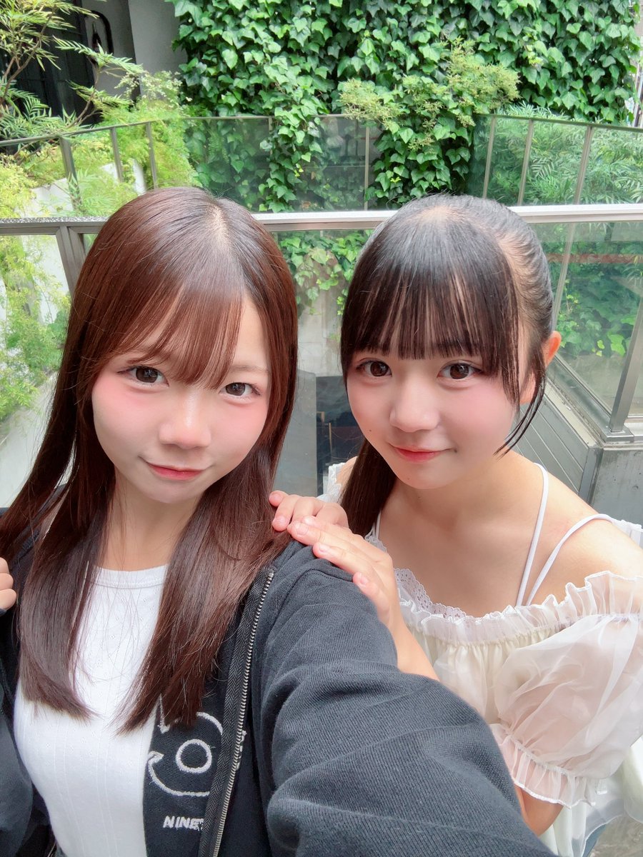 _mi7mi3's tweet photo. おはよう( ˶˙ᵕ˙˶ )☀️
月曜日から雨で気分下がるけど１週間頑張ろ~.ᐟ.ᐟ
かわちい妹とのツーショ投下՞⸝⸝>  ̫ <⸝⸝՞👶🏻🫶🏻
 #sasanqua船橋 https://t.co/dsOJxlTbJ9