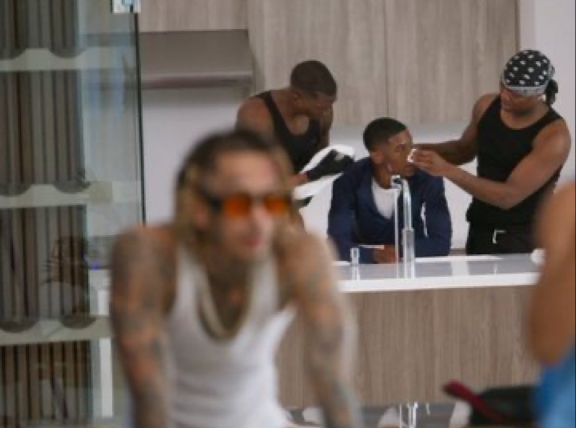 ivoribaboon's tweet photo. allat jumping caught up to yall😂😩 #Badboys https://t.co/62HyWfnMAn