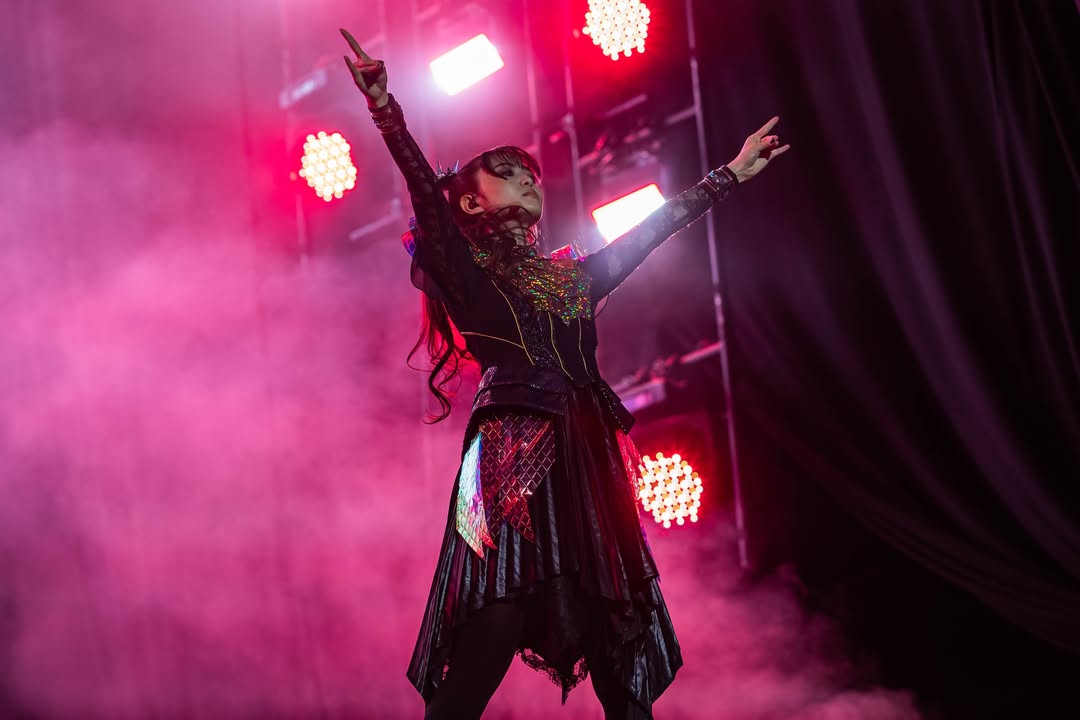 mametal3's tweet photo. Rock im Park公式インスタより
BABYMETALのステージの様子アップ

添えられてるコメント
"史上最高に可愛いメタルバンド💝BABYMETAL"

#BABYMETAL #RockimPark2026 #RIP26
https://t.co/wddiThAbA7 https://t.co/kcI3vBkR4d