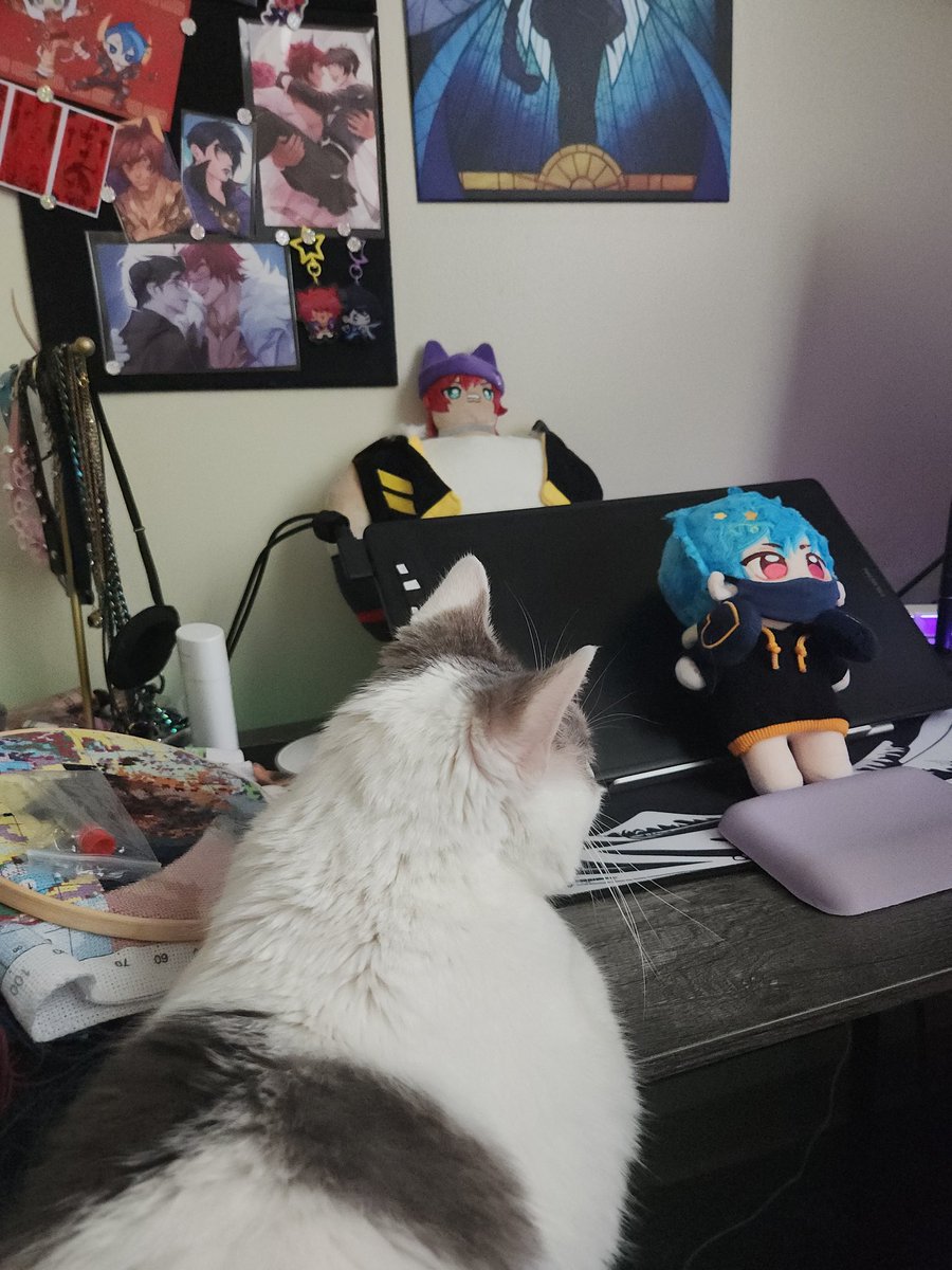 kbrazz's tweet photo. Usagi re-thinking his 1-sided beef with Aphelios
(Pls pray for my phobic cat)
(I cant keep buying more cases to keep the Phels in so he will stop attacking them) https://t.co/8Mw3rHsXAw