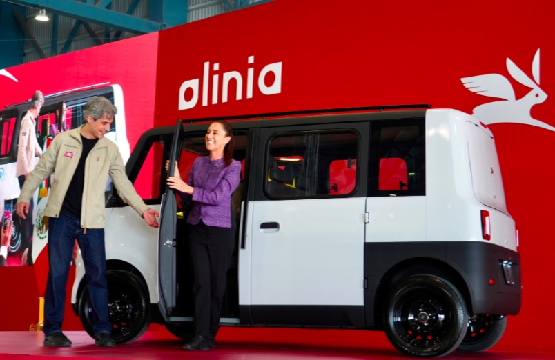 CodigoLibreMex's tweet photo. 🚗⚡ México presenta Olinia 1, el primer vehículo eléctrico mexicano diseñado y construido desde cero por científicos y universidades públicas.

https://t.co/B1QDyBR3eX https://t.co/Q3JskkoHIq