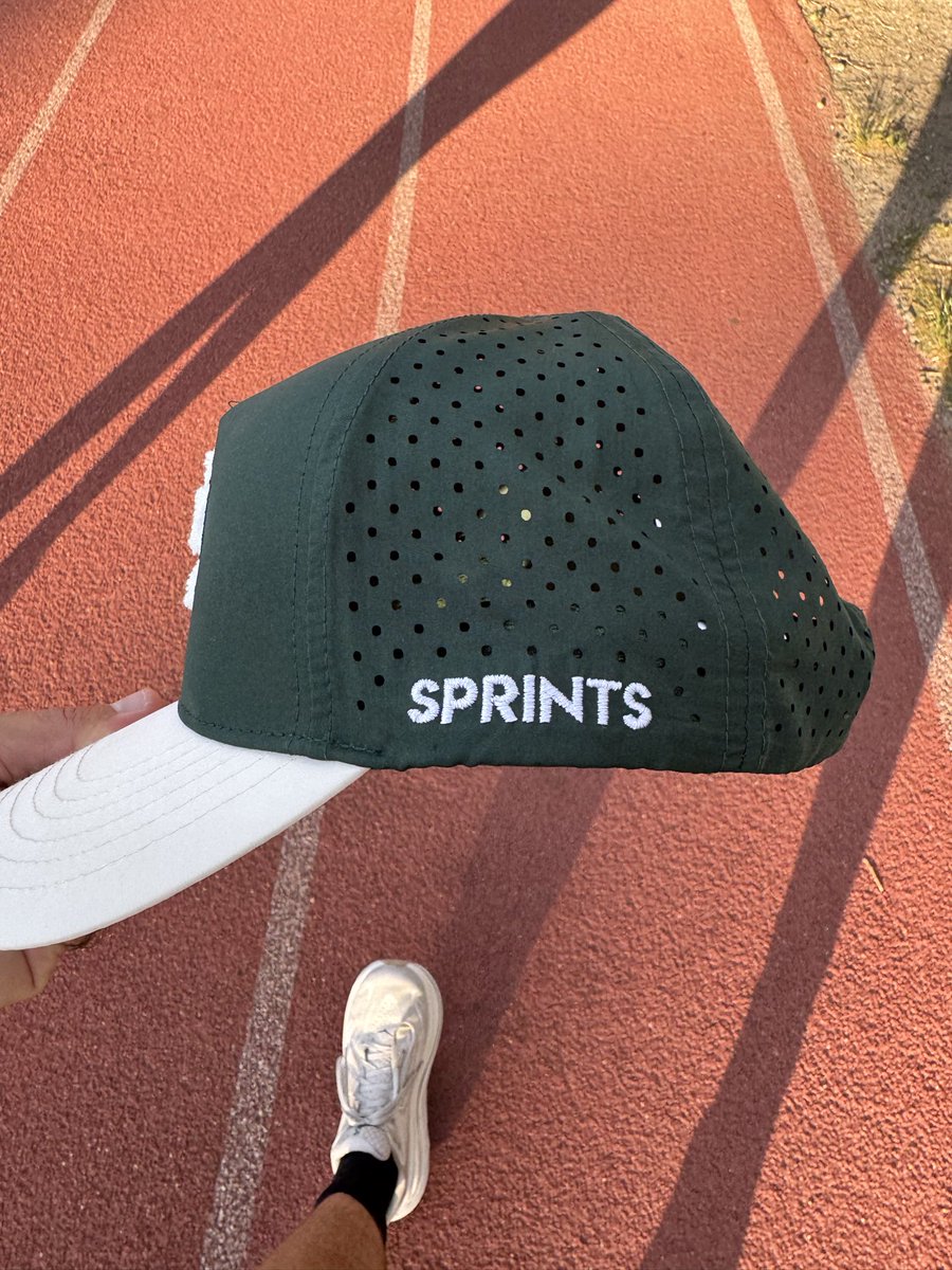 TheDegenWeekly's tweet photo. Got a new running hat. Not familiar with this company but they deserve a #freead https://t.co/ipe0p4DFDN