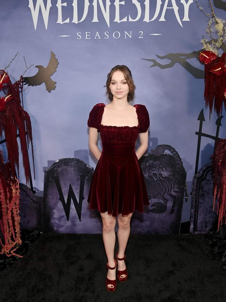 GuiSuzenaRosa's tweet photo. Simplesmente Emma Myers deslumbrante de vermelho no evento Wednesday Season 2 Screening em Atlanta ❤️❤️

#EmmaMyers https://t.co/YXopzOtgvr