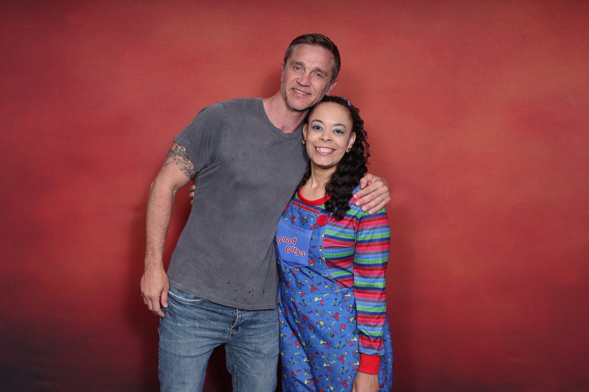 ChanteleNo5's tweet photo. Three decades ago @DevonESawa walked down a set of stairs and captured millenial 🩷 everywhere (one of which was mine) Today my dreams of someday meeting him finally came true! P.S. Unlike Chucky who couldn't stop 🔪 him, Chantele The Good Gal Doll had only the best intentions https://t.co/A3uegspjx3