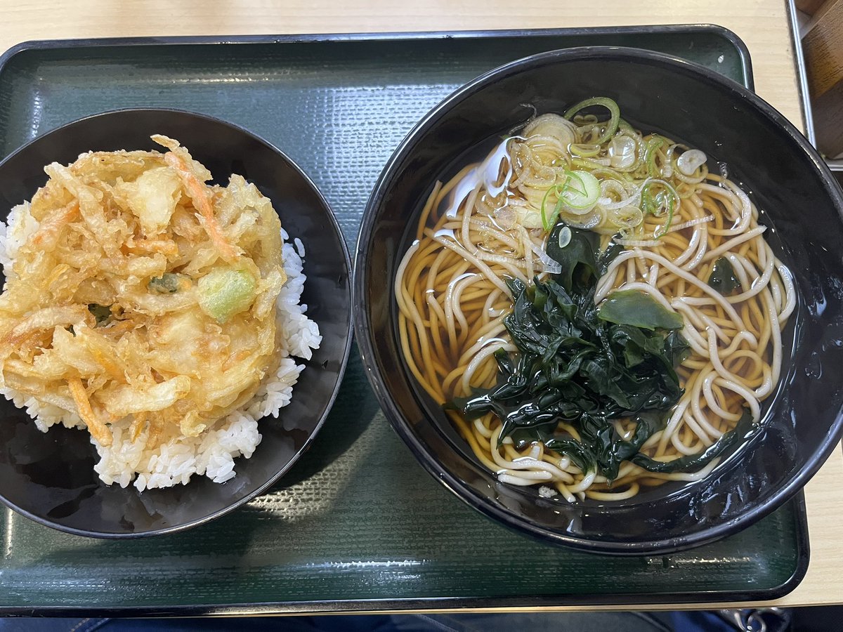 HidekiRedhot's tweet photo. いつものコーヒー☕️の代わりに、

箱そばで腹ごしらえ🤣

さて、
ぼちぼち行ってきます🌱 https://t.co/PogzOU8rcJ