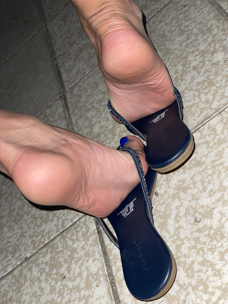 Alanafeet8's tweet photo. The soles of my feet already take up a pedicure https://t.co/lIbA1BZwV6