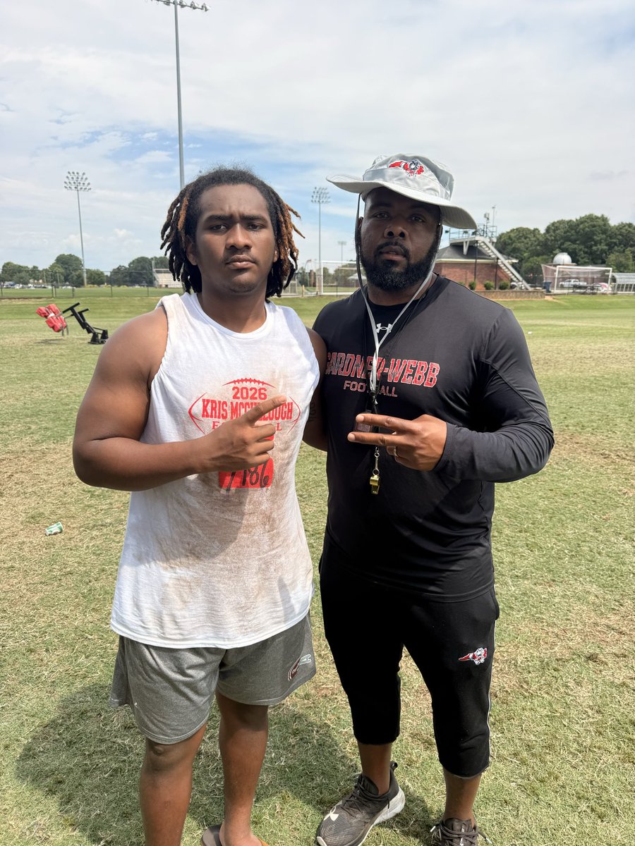 Coach_Neighbors's tweet photo. 𝐂𝐚𝐦𝐩 𝐒𝐙𝐍

Our 2027’s ATH @AmirChisol8 and EDGE @DavenBrown34 showed out at the Gardner Webb Mega camp earlier today…….Amir popped a 4.38 40❕

#TRUST🌪️ https://t.co/ljmH1rgjDP