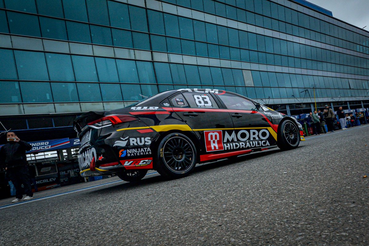 FacundoArdusso's tweet photo. Largábamos P9, pero se nos rompió un elemento en la transmisión antes de largar.

A pesar del inconveniente, decidimos salir a pista para seguir trabajando en la puesta a punto del auto. 

Completamos la carrera P29 con un buen nivel. Gracias @AleBucciRacing por el esfuerzo. https://t.co/Y9gHGw496k