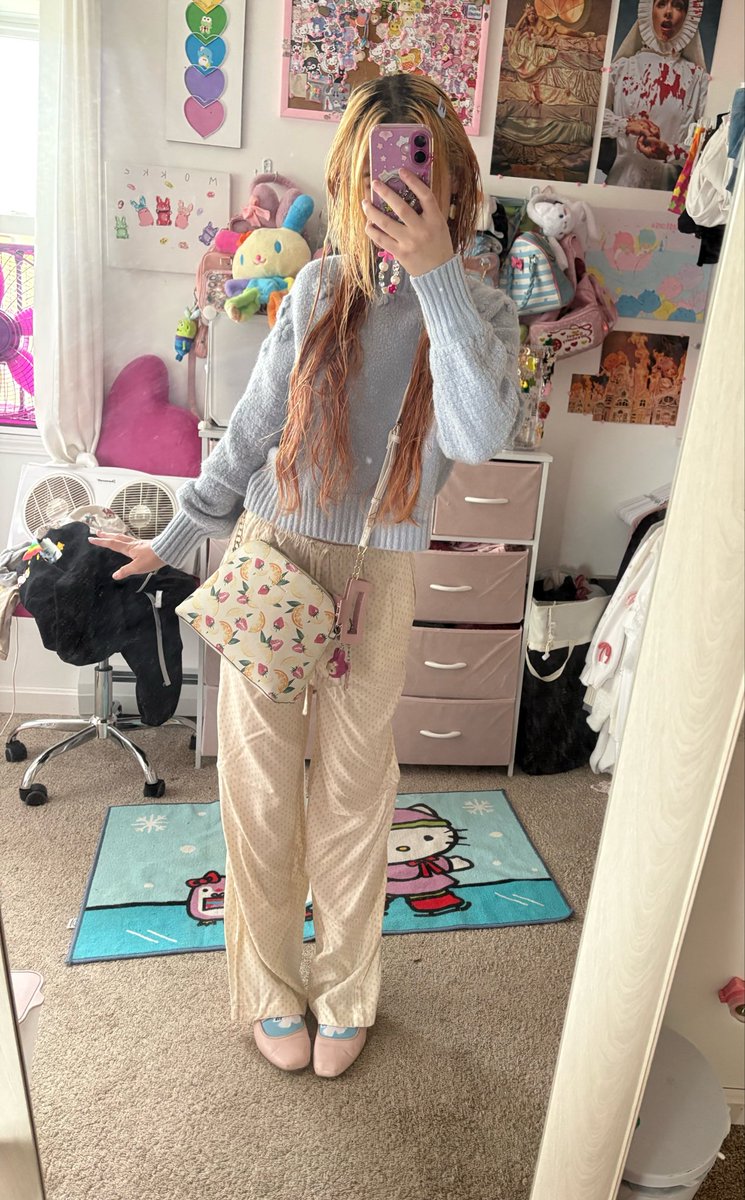 booboomoth's tweet photo. too depressed to care anymore unfortunately 😞 just doing my best to get myself out of bed each day . but here are a couple ive taken and not posted recently https://t.co/3uBG1s2XQK