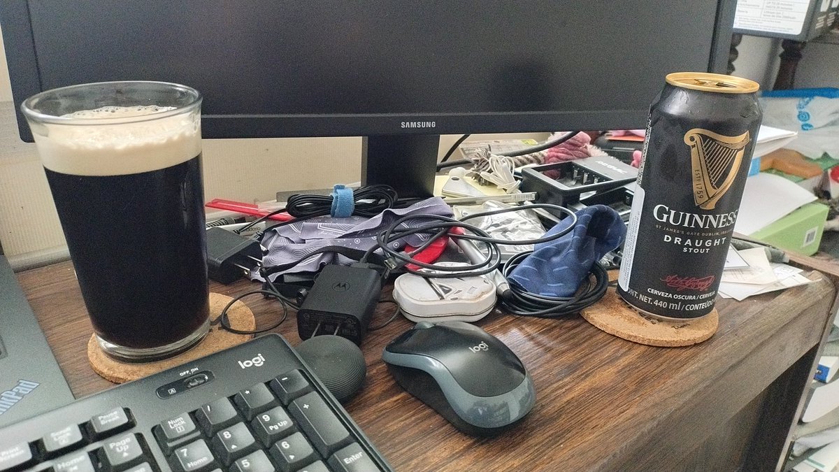 soulnt's tweet photo. Guinness y desorden https://t.co/3GLv1OKCtS