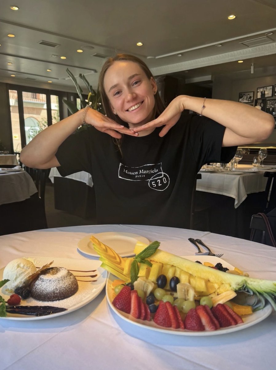 TheTennisLetter's tweet photo. Elena Rybakina on IG:

“somewhere in Europe”

Looks like she had some fun before the grass swing. 

🐠💚 https://t.co/fhAZ8zJOLC
