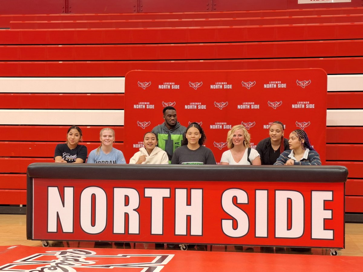 ns_ladywrestler's tweet photo. Final post of the day. Big congratulations to Laila Moorer. She signed to wrestle next year at Life University. Laila becomes the third North Side female wrestler to sign over the past 3 years. https://t.co/e4UJCBPrLM