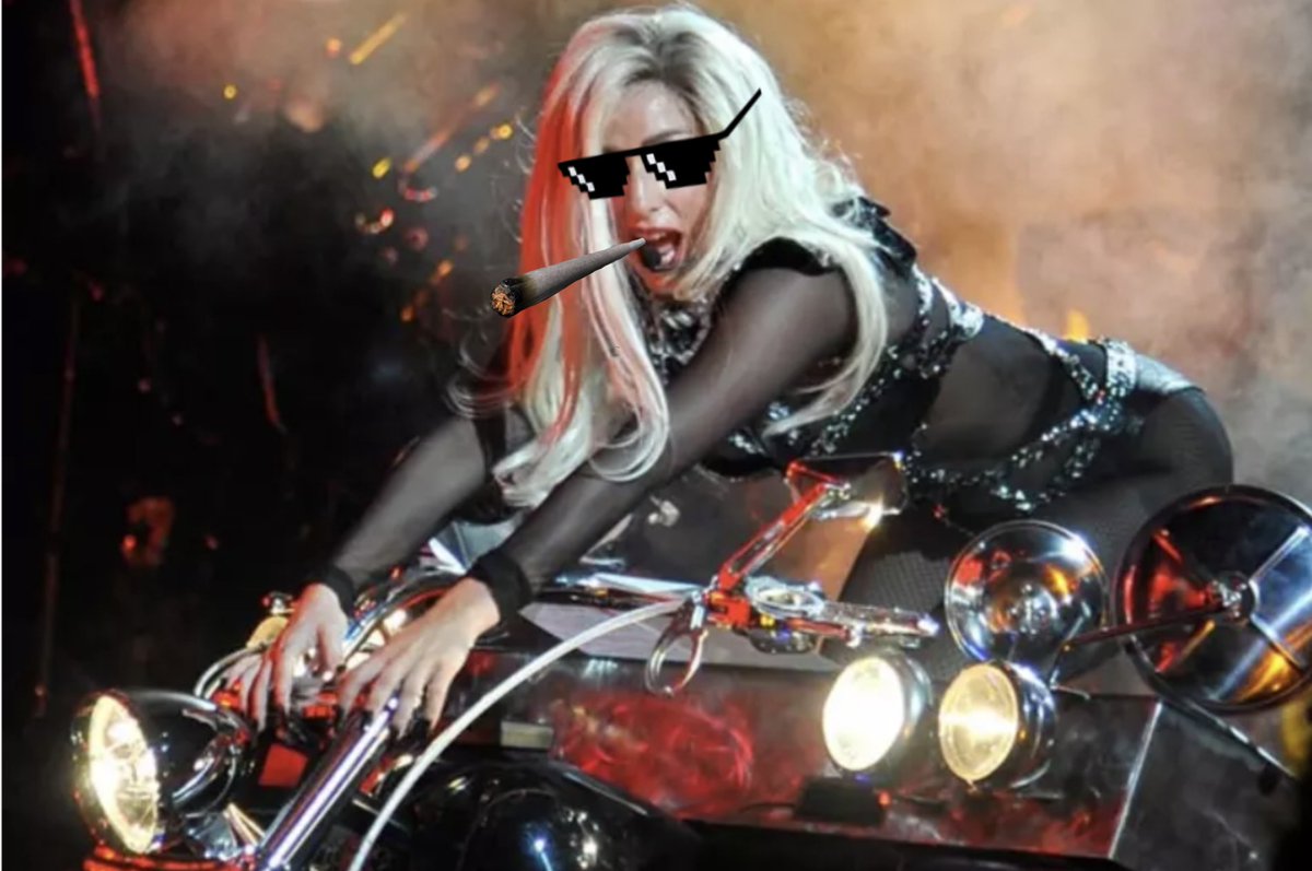 Lada Gaga™ tweet media