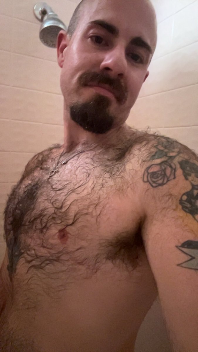 deanFTM's tweet photo. Hittin the showers #ftm #ftmfitness https://t.co/aAtTKAmCnC