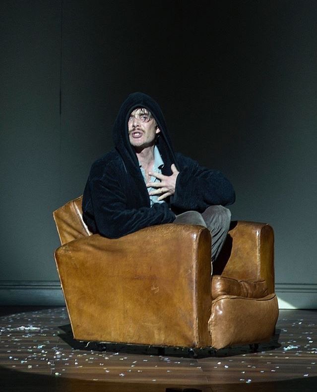 nathurent15's tweet photo. Cillian Murphy performing in Grief Is the Thing with Feathers https://t.co/ErXqI8rX13