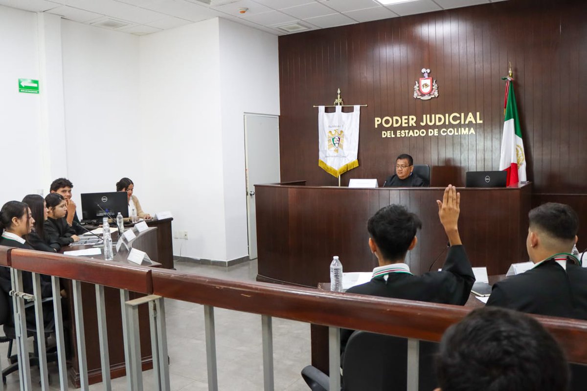 maxcortespress's tweet photo. Conocen bachilleres, de manera directa,
cómo funciona una corte de justicia
🔗 Entra a la nota completa aquí: https://t.co/hiG0xGJK42
#UdeC #ChristianJorgeTorresOrtizZermeño #Colima #Colima #Universidad #Docentes
#MaxCortésPress https://t.co/bvyPc6gerQ