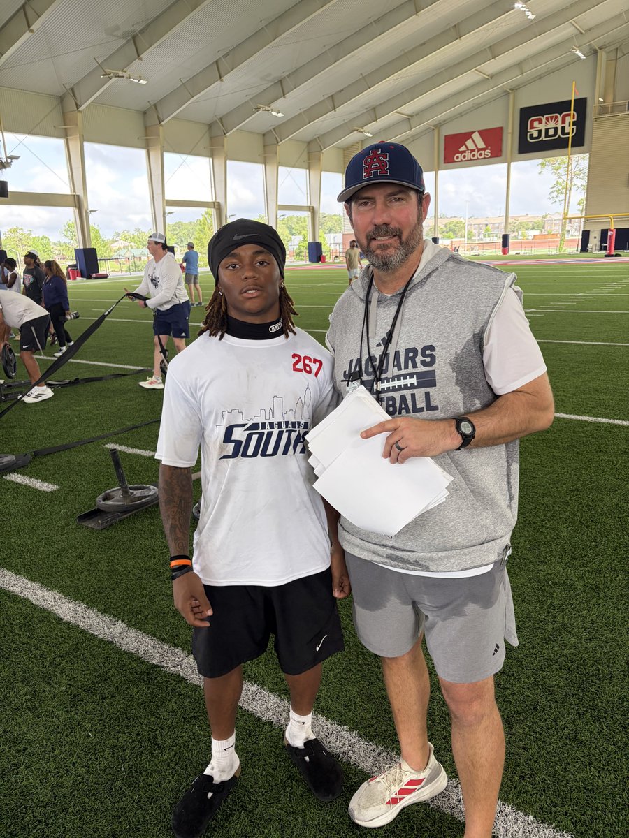 JayComp_'s tweet photo. Had a great time at the @SouthAlabamaFB camp today. I appreciate @CoachTimRattay for evaluating me and coaching me throughout the day‼️ I look forward to building a stronger relationship moving forward💪🏾

@BookerTFootball @NateGoodman19 #recruitthehive #work #GoJags https://t.co/1ZSMYwZPMk