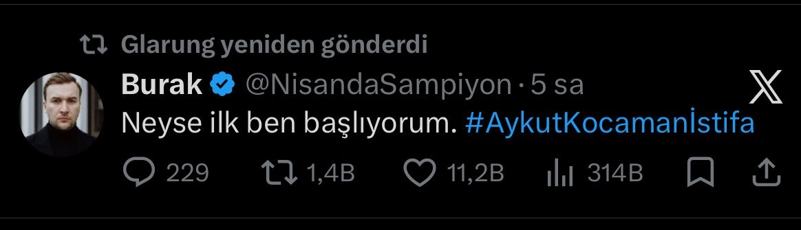 BlessedByAykut's tweet photo. bak bak. bir iki saat önce "biz fenerbahçeliyiz, şahıslar üzerinden küsecek değiliz" diyen it şimdiden başlamış en iyi bildiği işe 

artları nasıl yanıyor anlatamam. şampiyonluk halinde sokağa bile çıkamayacaksınız https://t.co/Ji4kpSwHyZ