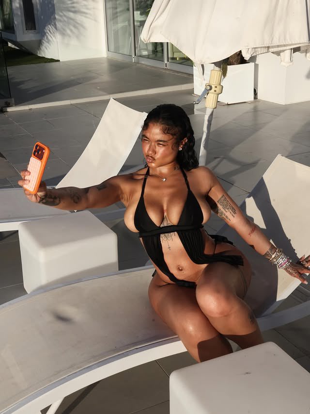 FEMMESTUNNA's tweet photo. https://t.co/jakjIRzqdZ