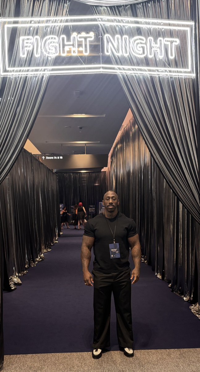 TheRealCoachPow's tweet photo. What a night https://t.co/1xYdZ8DUqG