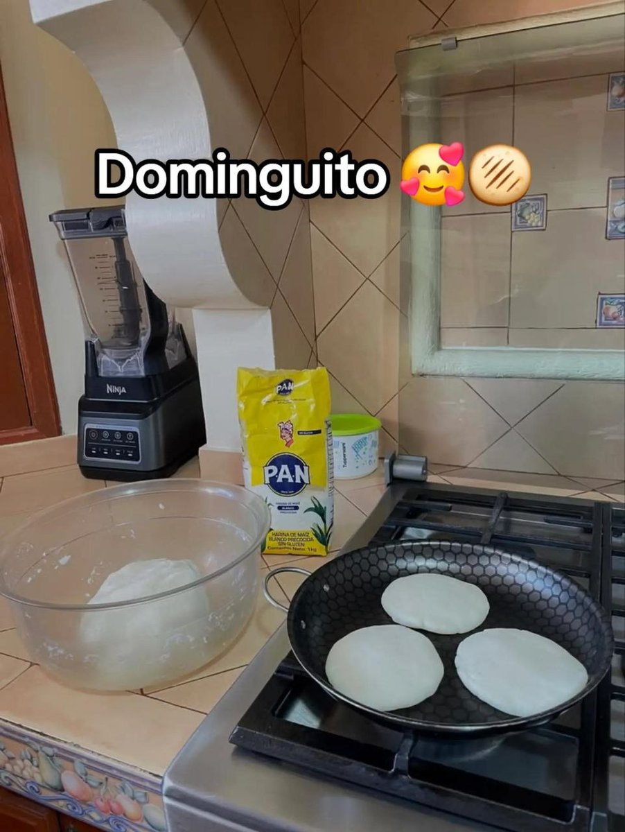 ValentinaR63469's tweet photo. Cenita de hoy😌 #domingo7 #arepaconharinapan #lamejorespan #HeryerAzizheryeryıldırım #arepalovers https://t.co/5zwKVnwOPJ