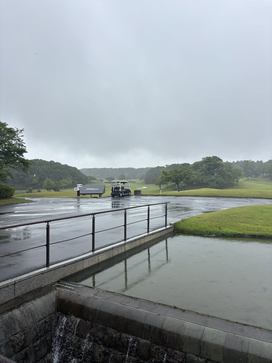 kaisersett's tweet photo. 雨の美浦
誰もいない https://t.co/q4V1yk7WQ8