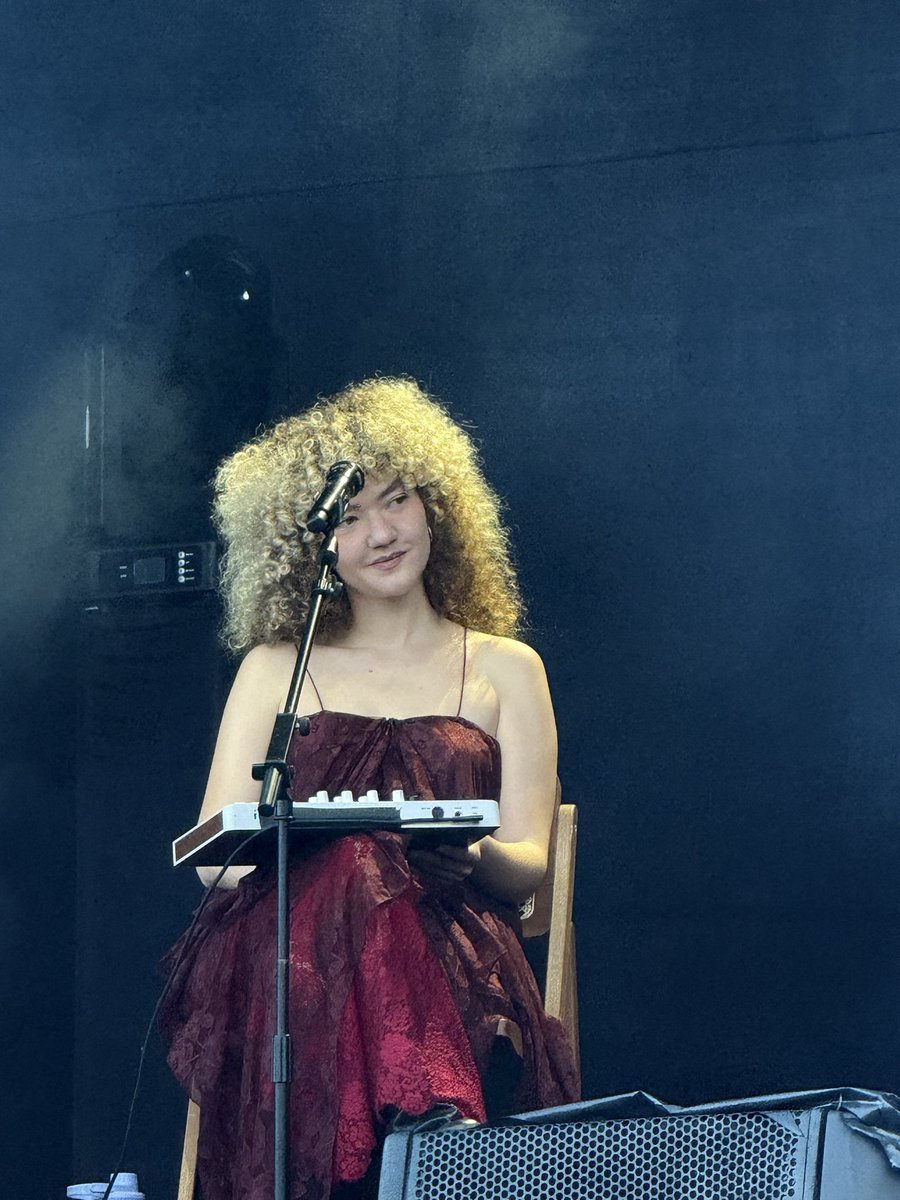 whoanavitt's tweet photo. vitória sempre amando a ana em voz alta 🥺❤️ https://t.co/KnV8JYJcEd