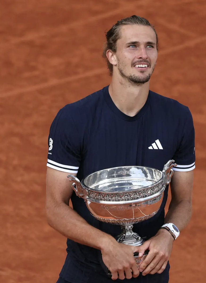 johnnylad95's tweet photo. 🏆

#RolandGarros https://t.co/Pa1X9vO7uU