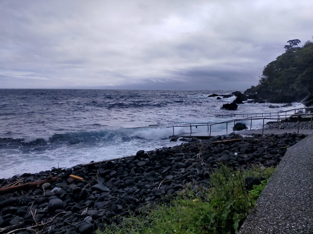 FutoDS's tweet photo. 6/8  (月) 富戸の海【CLOSED】

風、ウネリが強く波があるので本日は潜水禁止です

透明度 ---m
水温 ---℃

※最終エキジット
平日　16:00
土日祝日　16:30

公式instagram 港周りの情報、時々水中写真などをUP！
https://t.co/xi6x8rHxS5 https://t.co/uUyDgYqAa1