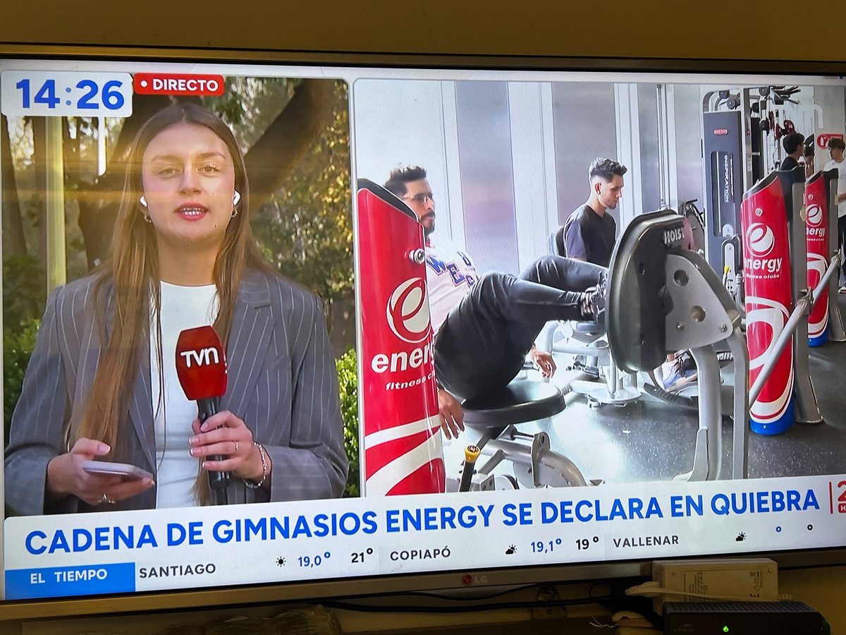 CarolinaCa54354's tweet photo. 📣Twitter hizo su magia‼️
📺 21:00 horas | Noticiero Central TVN - CASO ENERGY ⛔️
Gracias a cada persona que compartió, comentó y ayudó a difundir los testimonios, documentos y antecedentes del caso Energy - ALEX WIESNER ☠️
Hoy trabajadores, profesores y socios afectados pudieron contar su versión. Desde el día viernes, muchas personas se contactaron para aportar información, videos y relatos de lo ocurrido. Hoy TVN tomó contacto con distintos involucrados, realizó entrevistas a trabajadores, profesores y socios afectados, y preparó una nota sobre el caso.
📺 A las 21:00 horas, en el Noticiero Central de TVN.
Compartan, comenten y ayuden a que más personas eviten ser ESTAFADAS‼️
Gracias Tuiteros! 
@PDI_CHILE
@DirecDelTrabajo
@SII_Chile
@tgrchile 
@TVN @24HorasTVN @KarendTV @meganoticiascl @MuchoGustoMEGA @canal13 @chilevision