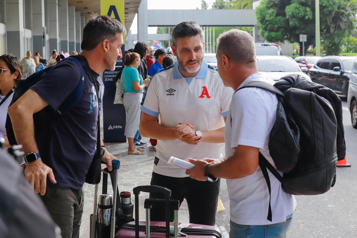 AlianzaFC_sv's tweet photo. Una nueva historia comienza en Alianza FC. 🅰️✨

Damos la bienvenida a Roberto “Tito” Pompei como nuestro nuevo director técnico y a Martín Andrizzi como asistente técnico.

Que esta etapa esté llena de trabajo, compromiso y muchos éxitos para nuestra familia alba. ¡Bienvenidos! 🤍🩵