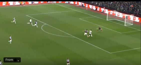 clhzan's tweet photo. @CallumLFC_ if u think this is a good pass to make idk what to tell you bro, setting up the full sprint striker onto his weak foot is always a worse play than shooting here https://t.co/h7mTbss7OS