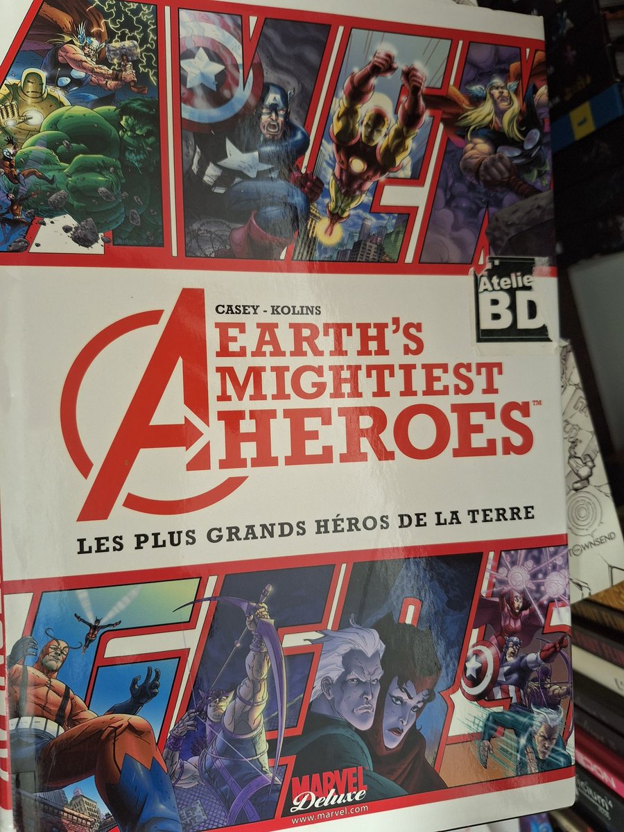 Bananel_'s tweet photo. Petit retour vers le passé en attaquant les deux Marvel Deluxe "Avengers Earth's Mightiest Heroes" qui est une super porte d'entrée aux Avengers en revisitant les événements majeurs avant le run de Bendis

Ils seront très bientôt réédités par Panini (en format poche il me semble) https://t.co/cos3z6AkJ4