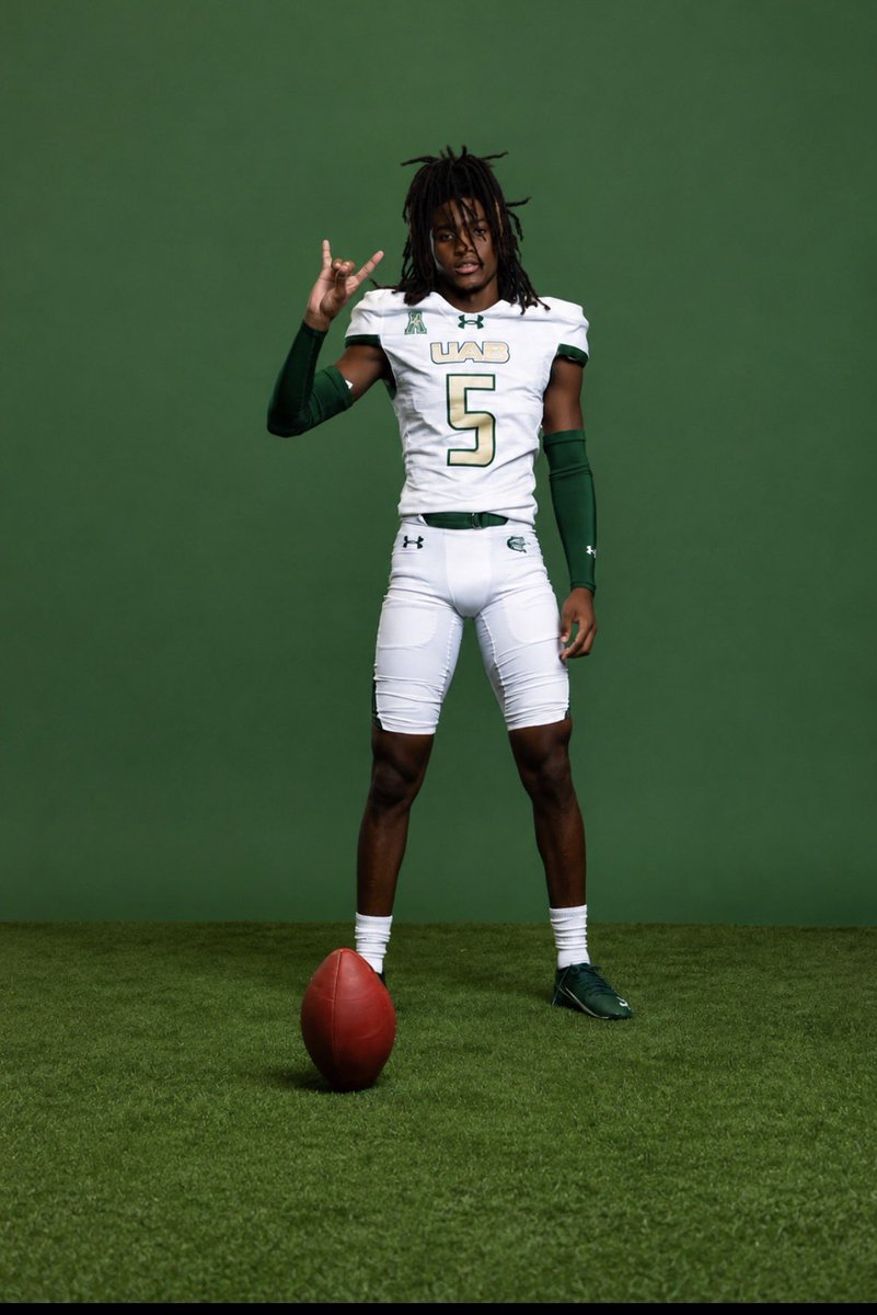 Jessie_Mehki's tweet photo. Go Blazers??🔥🐉
@CoachNine7 @CoachButler5
@CoachMorrisLOE1 @Only1MarcusBag
@BERKNERFOOTBALL @berknerathletic
 @AlrichJessie @UAB_FB https://t.co/C2OGOECPll
