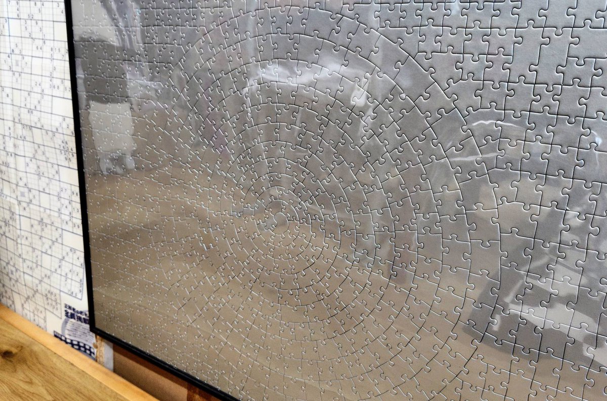 puzzle_101's tweet photo. こちら、私が若い頃に勢いに任せて組み上げたジグソーパズルです。
今はここまでの物はやる気にならん（汗）。 https://t.co/r0VsxUODGF