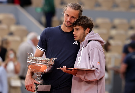 PaperAmericano's tweet photo. Alexander Zverev wins first Grand Slam Title! https://t.co/tHVkTi2941 via @americanonj https://t.co/iGF3OMUkKj