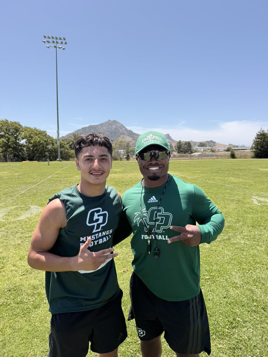 CalebGuti1's tweet photo. Great work today at @calpolyfootball camp!!
Thanks for the work @CoachRRouse hope to be back!!💪🏽
#co29 #calpoly #footballcamp #RB
@CoachTMeyer21 @Jaden_Diamond2 @LottZeke @Coach_JDavis @Coach_Entz @Coach_Faunteroy @_CoachEnnis @Coach_CoryWhite @coachclayisbell https://t.co/HfW0DSpUWc