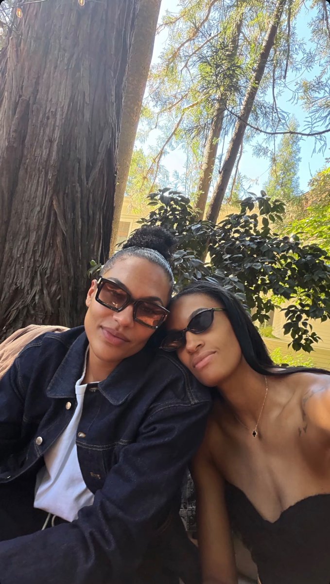 haushoops's tweet photo. Alyssa Thomas and DeWanna Bonner having a romantic Sunday. 🥺🖤

(via dewannabonner | Instagram) https://t.co/PwicrWPJ68