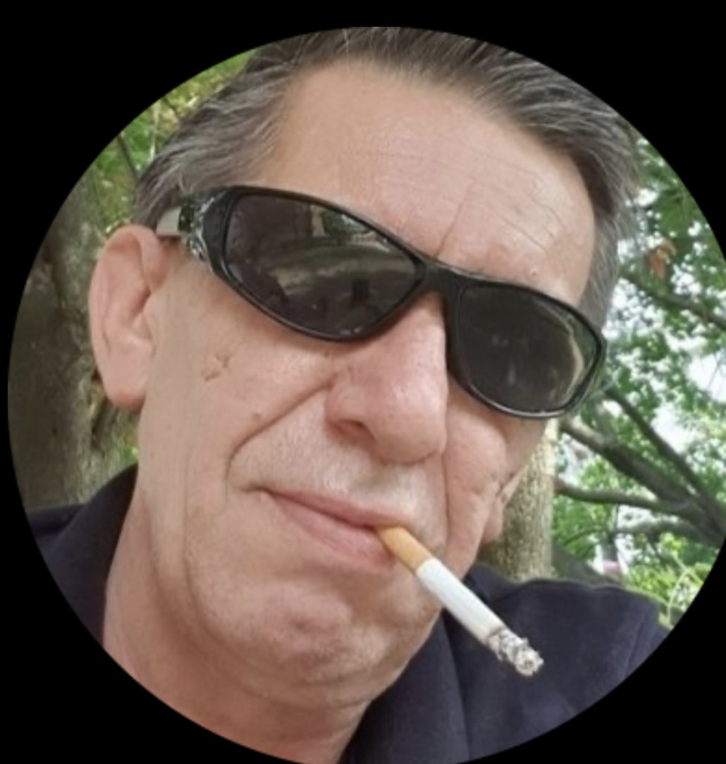 4376mac's tweet photo. @PiotrSKI48720 38 lat https://t.co/40uqUWx0yz