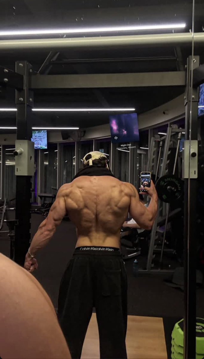 noah_coco4's tweet photo. Built to be admired, not approached. Stare all you want but if you want my attention, tribute first. 💸💪 #Findom #TributeFirst #PayToPlay #FinancialDomination #MuscleWorship #ServeAndSend https://t.co/tWQmaT2zdb