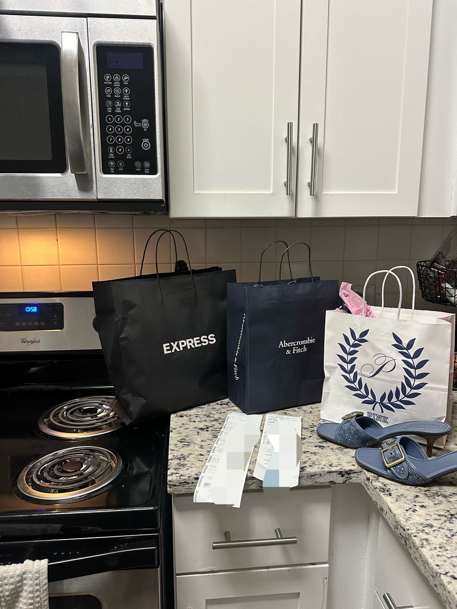 spoilseranee's tweet photo. some of my shopping haul yesterday <33 reimburse the Princess for her early birthday gifts to Herself 😊💗🪄 https://t.co/5xrdtFQogX
