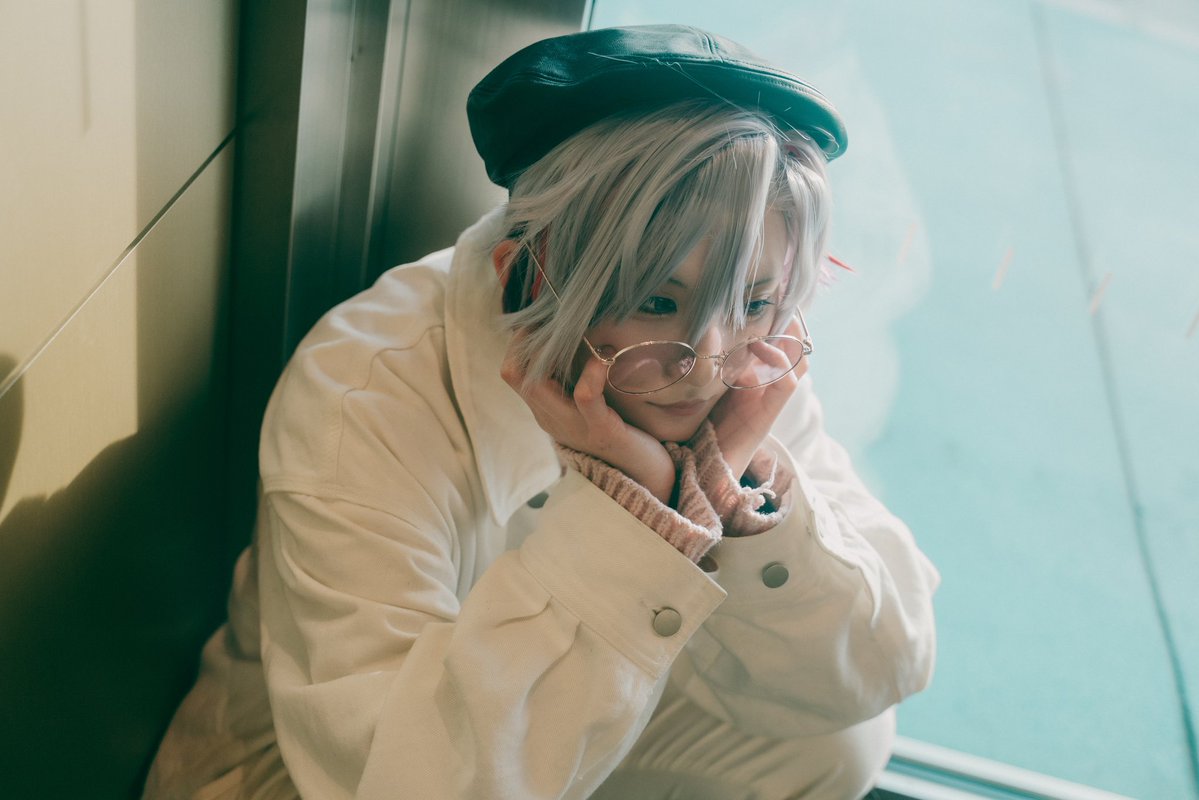 miketaan_563U's tweet photo. cos . 🌈🕒
🥂✨

「……」
「…なぁに？」

photo→ぴろきさん( @piropirokknr ) https://t.co/gyjksfMRdY