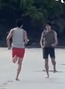 j2728g's tweet photo. นึกอยู่ตั้งนานว่าเหมือนอะไร…เหมือนแฟนกัน 👐🏼 https://t.co/6XrJDcbpYc