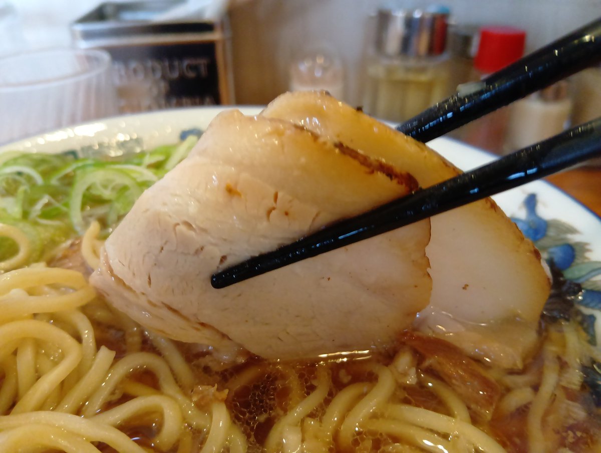 shuttle0103's tweet photo. 山形県山形市嶋南
麺屋 春馬さん

朝ラー醤油「大盛」950円
中華or醤油が選べます👍

お風呂♨️の後の塩分補給🤣

細ストレートっぽい…やや縮れ…硬め
旨味の強い濃い目のあっさりスープ🤤

岩海苔…最強👍コリコリ細メンマ👍✨
トロっトロチャーシュー🐷🥩

ご馳走様でした🙇 https://t.co/SlyRZliJhS