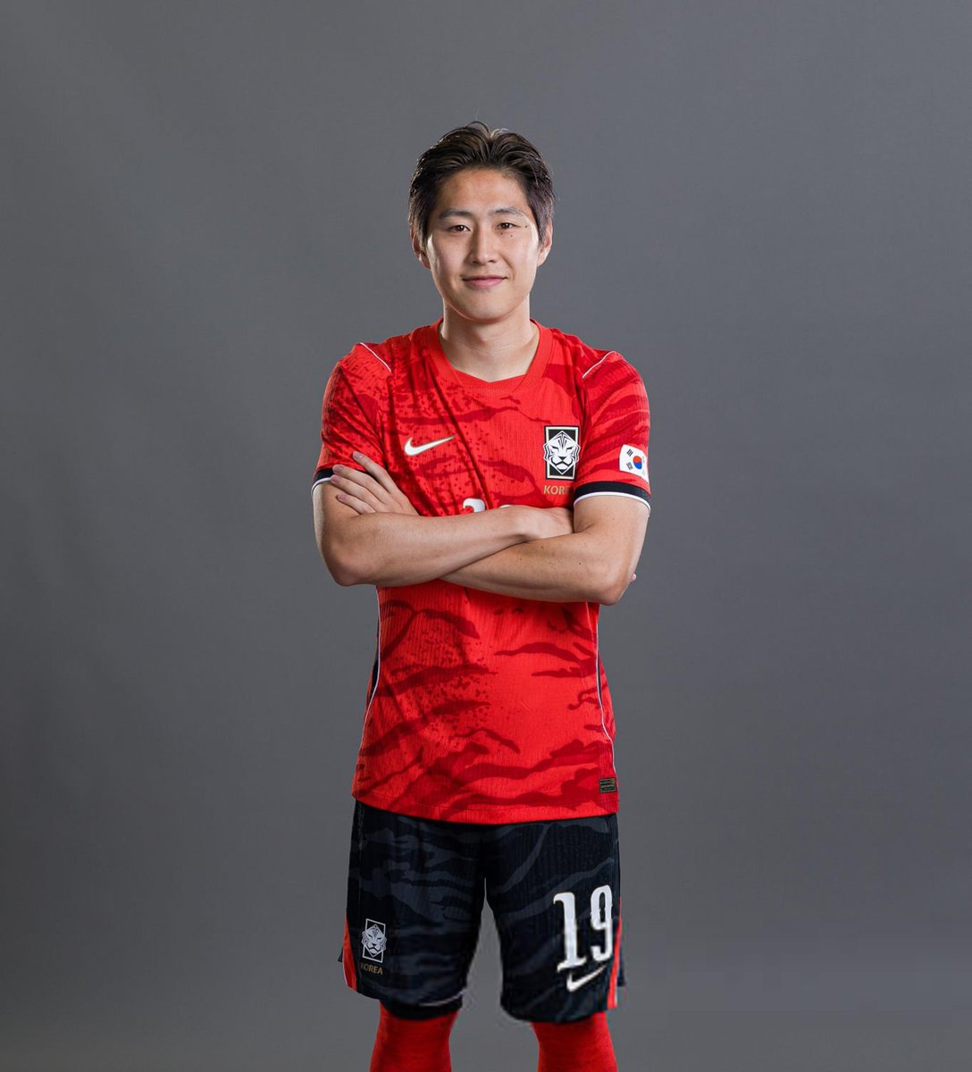 bt3's tweet photo. بطل أوروبا كانغ إن لي جاهز لكأس العالم! 👑🇰🇷 https://t.co/3vVQICl76L